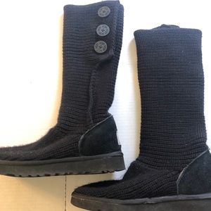 Black knit UGGS 7 & 1/2 Size Winter Shoe
